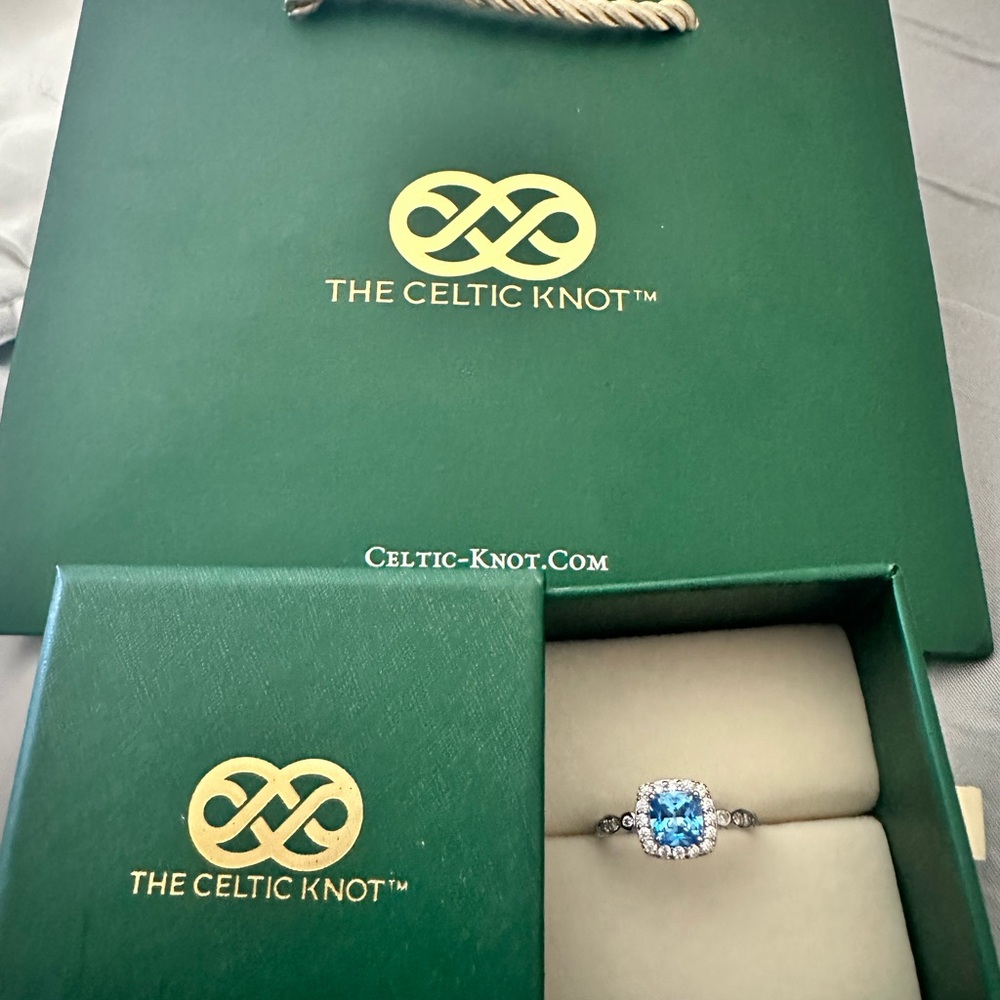 Aquamarine & white gold ring size 7